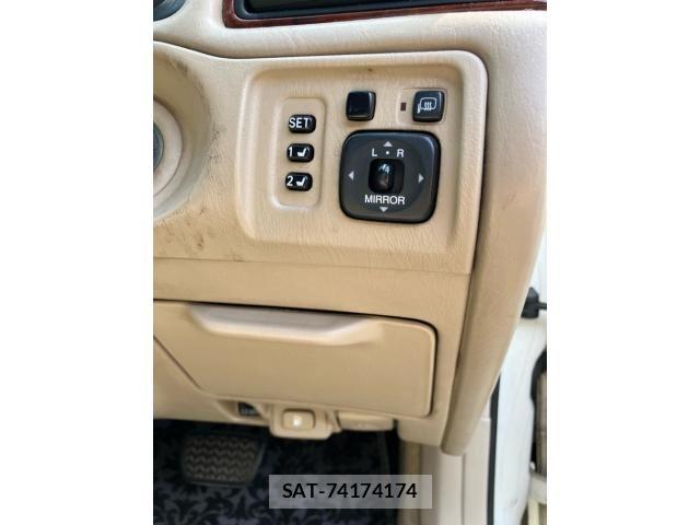 Toyota CROWN SEDAN 2002-09 8658548-18