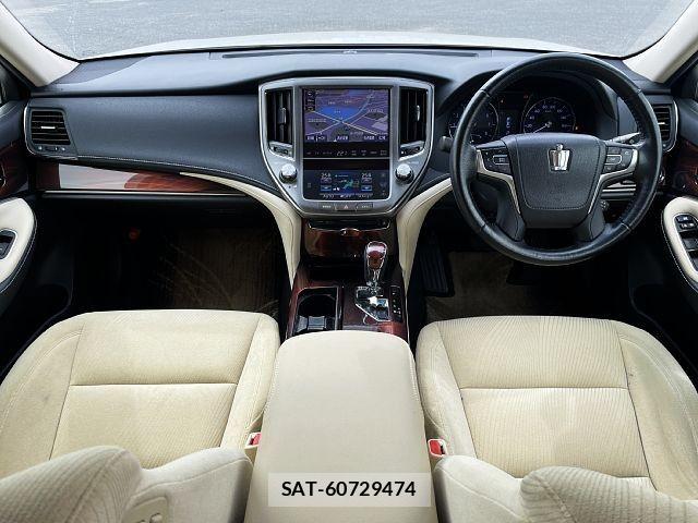 Toyota CROWN SEDAN 2013-03 8658542-1