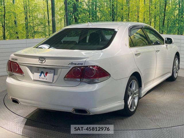 Toyota CROWN SEDAN 2012-11 8665988-16