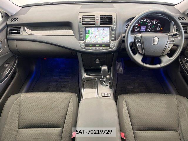 Toyota CROWN SEDAN 2009-08 8665990-1