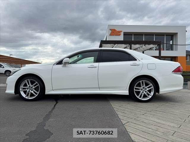 Toyota CROWN SEDAN 2010-06 8658546-10