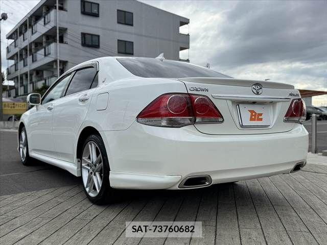 Toyota CROWN SEDAN 2010-06 8658546-12