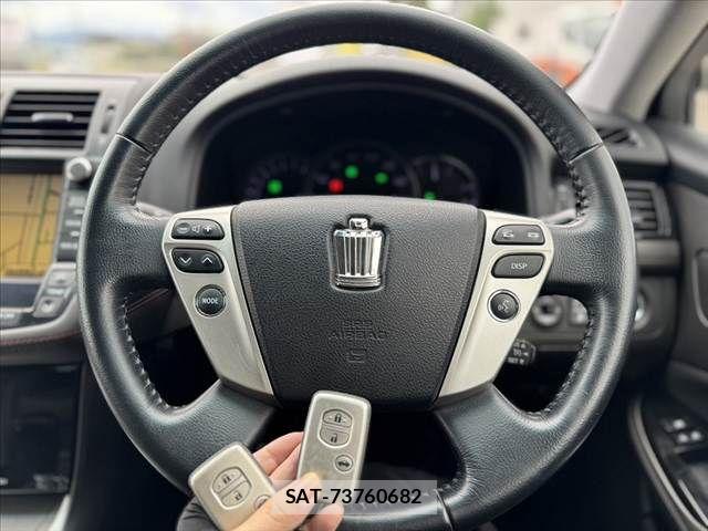 Toyota CROWN SEDAN 2010-06 8658546-21