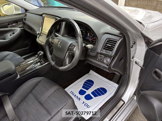 Toyota CROWN SEDAN 2013-02 8665987-11
