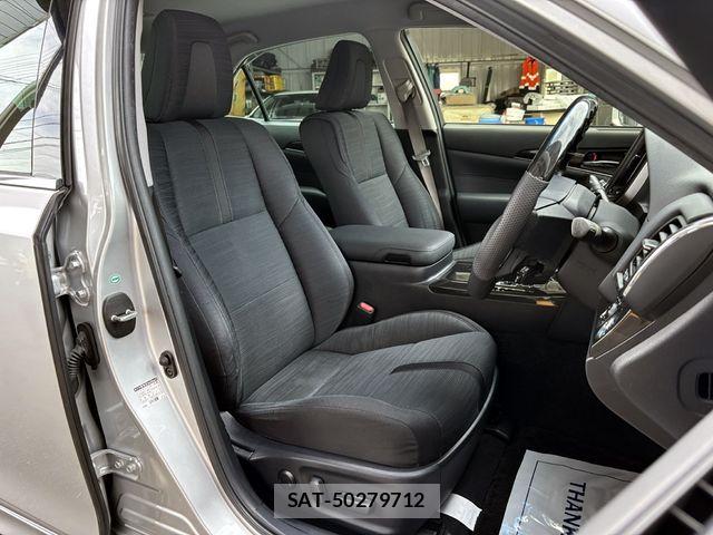 Toyota CROWN SEDAN 2013-02 8665987-12