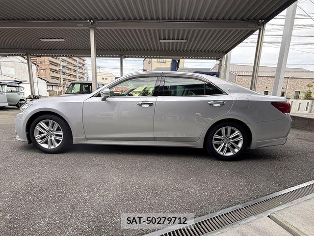 Toyota CROWN SEDAN 2013-02 8665987-2