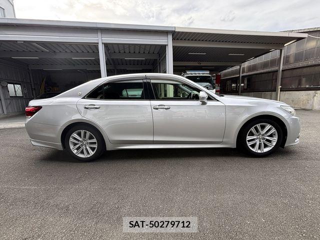 Toyota CROWN SEDAN 2013-02 8665987-4