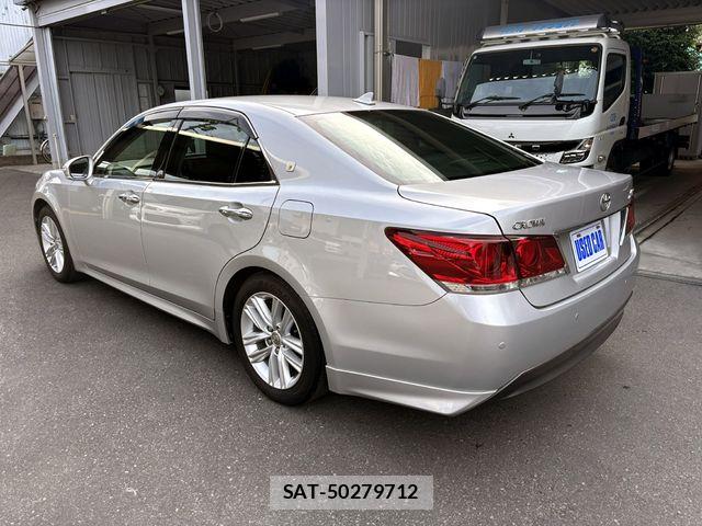 Toyota CROWN SEDAN 2013-02 8665987-8