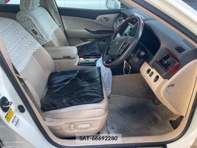 Toyota CROWN SEDAN 2009-12 8658549-12