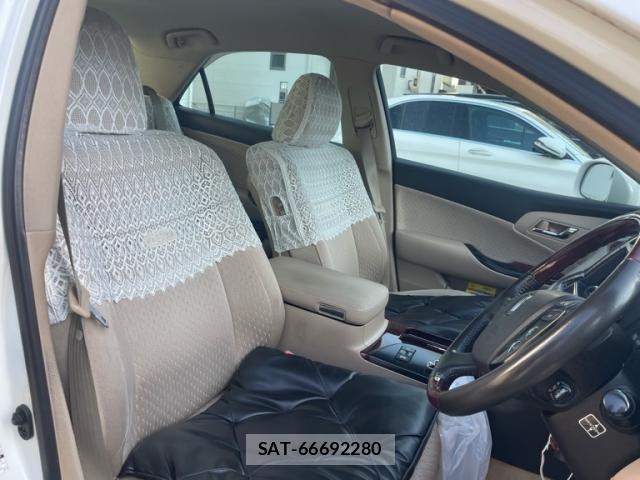 Toyota CROWN SEDAN 2009-12 8658549-13