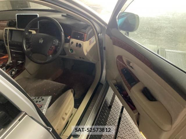 Toyota CROWN SEDAN 2005-11 8658551-10