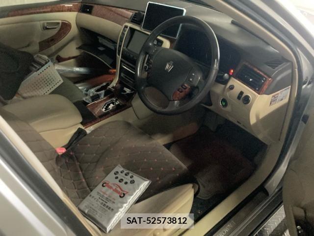 Toyota CROWN SEDAN 2005-11 8658551-11