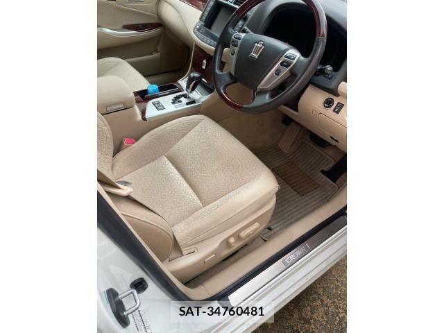 Toyota CROWN SEDAN 2010-04 8658547-10