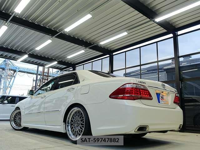 Toyota CROWN SEDAN 2010-12 8658543-14