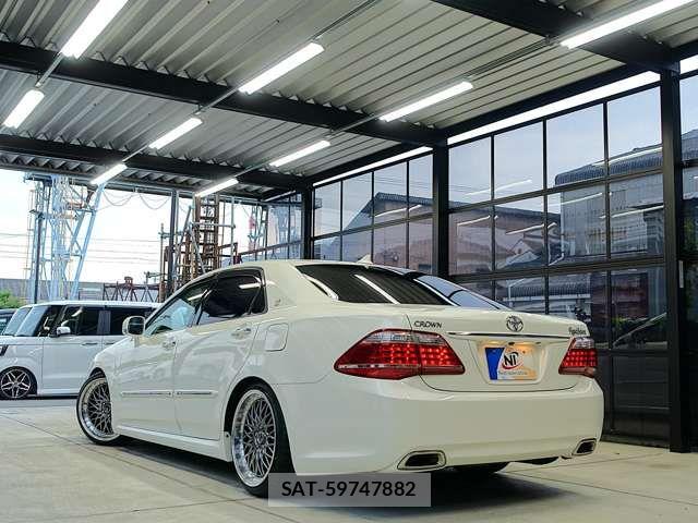 Toyota CROWN SEDAN 2010-12 8658543-16