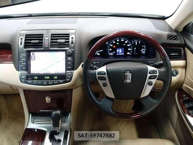 Toyota CROWN SEDAN 2010-12 8658543-19