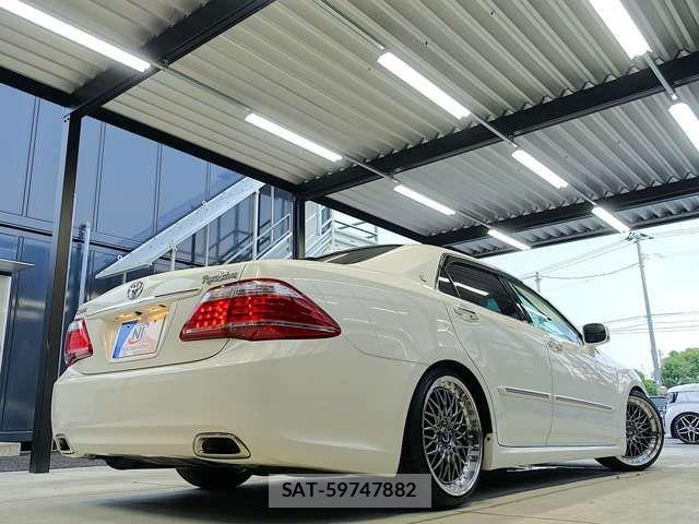 Toyota CROWN SEDAN 2010-12 8658543-6