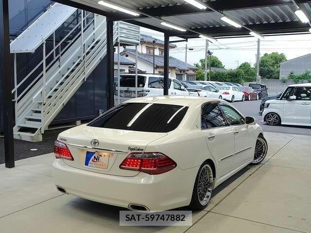 Toyota CROWN SEDAN 2010-12 8658543-7