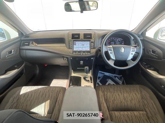 Toyota CROWN SEDAN 2011-10 8665991-1