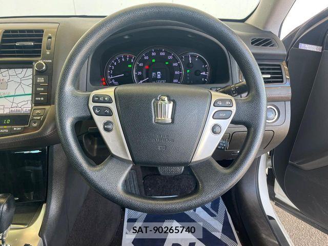 Toyota CROWN SEDAN 2011-10 8665991-8