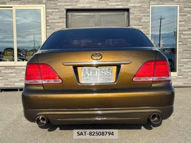 Toyota CROWN SEDAN 2004-01 8685345-12