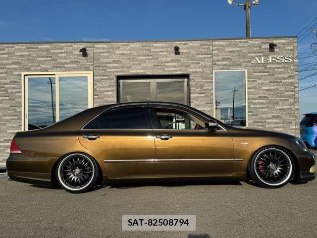 Toyota CROWN SEDAN 2004-01 8685345-13
