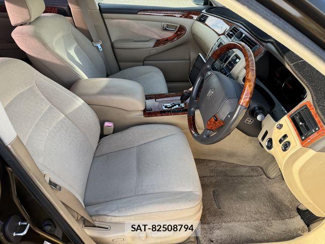 Toyota CROWN SEDAN 2004-01 8685345-21