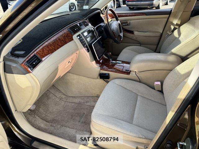 Toyota CROWN SEDAN 2004-01 8685345-22