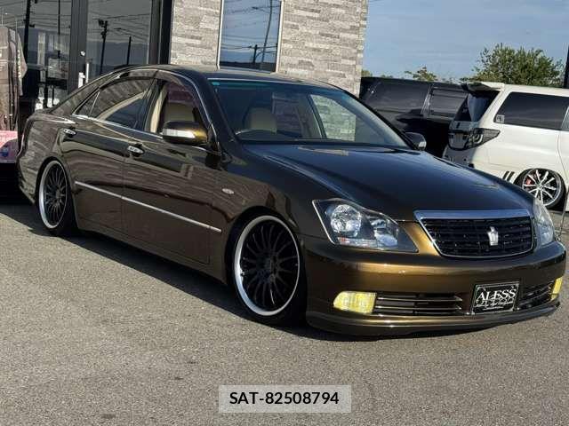 Toyota CROWN SEDAN 2004-01 8685345-2