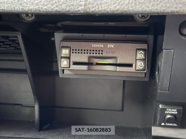 Toyota CROWN SEDAN 2006-03 8741341-28
