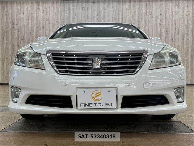 Toyota CROWN SEDAN 2011-08 8741334-13