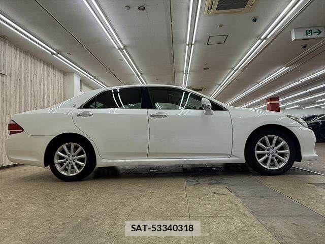 Toyota CROWN SEDAN 2011-08 8741334-15