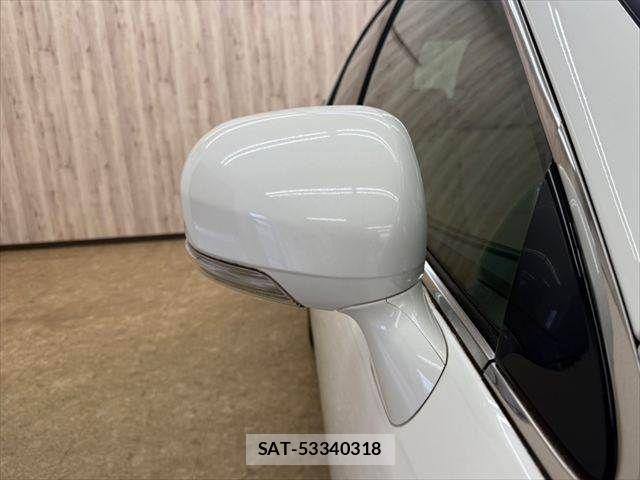 Toyota CROWN SEDAN 2011-08 8741334-25