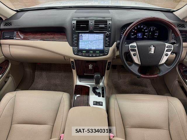 Toyota CROWN SEDAN 2011-08 8741334-2