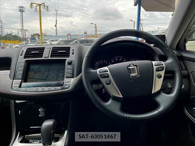 Toyota CROWN SEDAN 2010-01 8741333-1