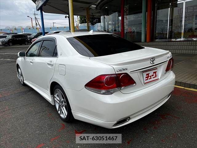 Toyota CROWN SEDAN 2010-01 8741333-7