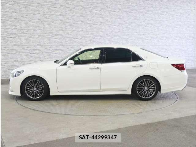 Toyota CROWN SEDAN 2014-11 8779845-12