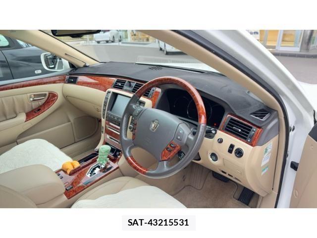 Toyota CROWN SEDAN 2006-10 8779851-9