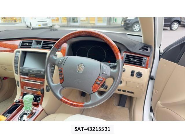 Toyota CROWN SEDAN 2006-10 8779851-11