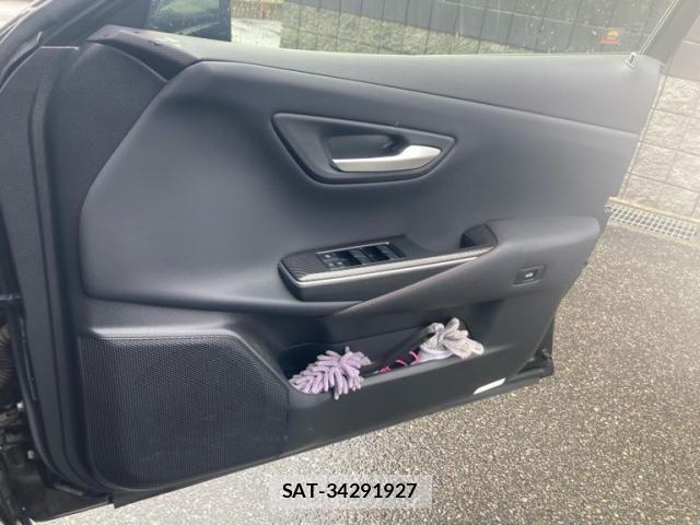 Toyota CROWN SEDAN 2020-09 8779844-12