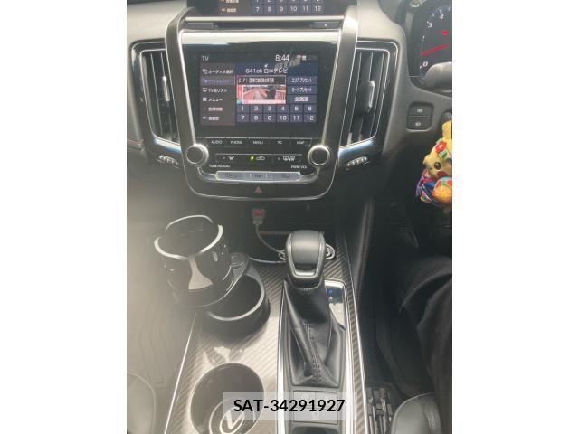 Toyota CROWN SEDAN 2020-09 8779844-18