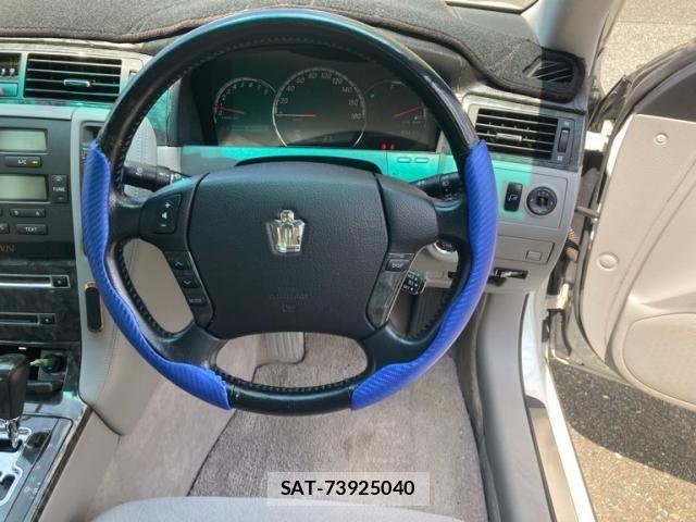 Toyota CROWN SEDAN 2005-10 8779858-10