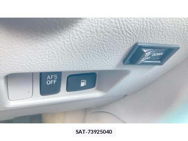 Toyota CROWN SEDAN 2005-10 8779858-19