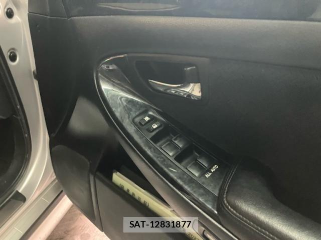 Toyota CROWN SEDAN 2005-10 8779849-6