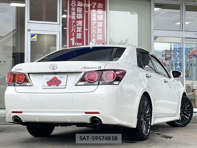 Toyota CROWN SEDAN 2016-09 8779843-2