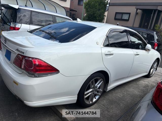 Toyota CROWN SEDAN 2010-04 8795604-2