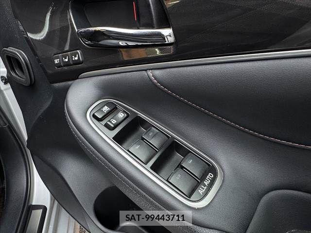 Toyota CROWN SEDAN 2013-02 8795598-20