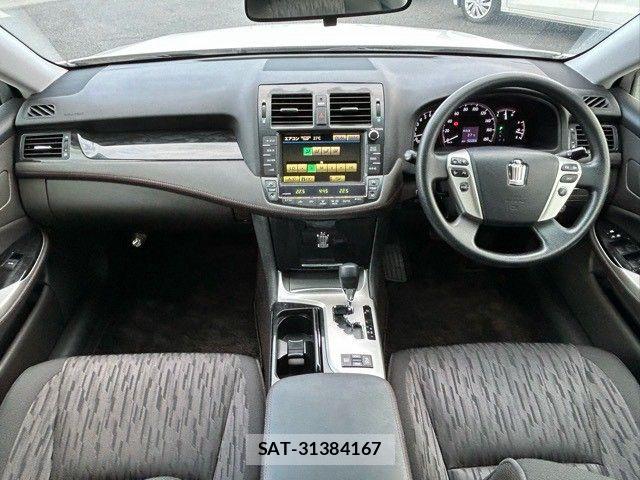 Toyota CROWN SEDAN 2010-02 8795601-9