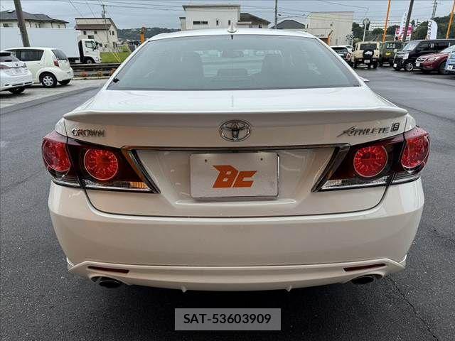 Toyota CROWN SEDAN 2015-12 8828374-13