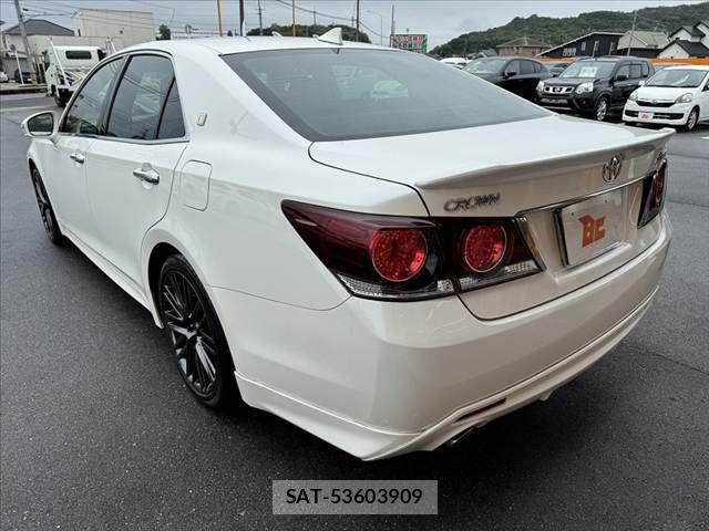 Toyota CROWN SEDAN 2015-12 8828374-14